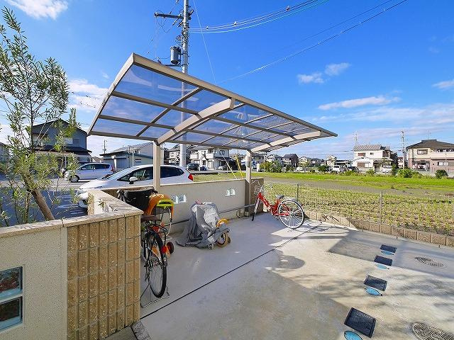 オートルフォワ・パレのその他共用部分|屋根付きの駐輪場です