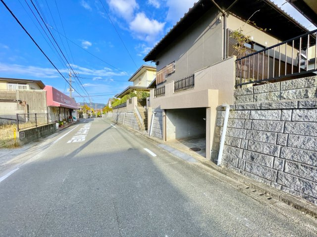 大野城市つつじケ丘の前面道路含む現地写真