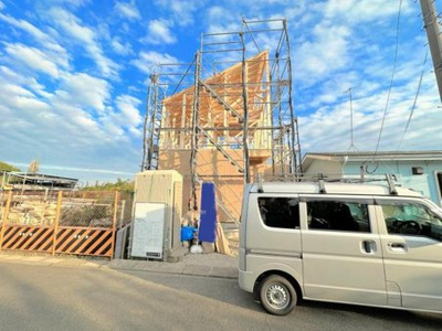 【外観】 | ◇日々の疲れを癒す自然豊かな住環境◇リビング床暖房／３LDK+LOFT／駐車２台可／藤沢市遠藤 | ほのぼのとした住環境は陽当たり・風通しも良く静かで穏やかな気持ちで住まうことが出来ます(^^♪緑も多く開放的な住宅地です。