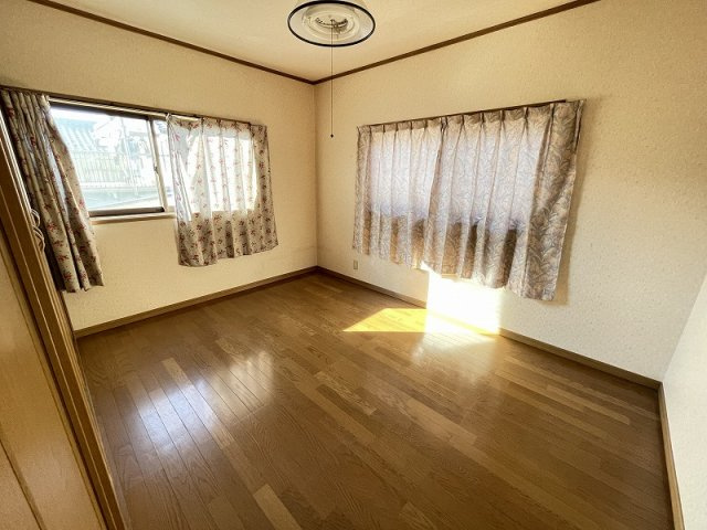 各務原市鵜沼古市場町３丁目の洋室
