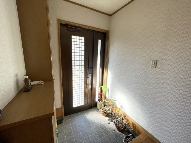 各務原市鵜沼古市場町３丁目の玄関