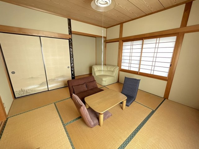 各務原市鵜沼古市場町３丁目の和室