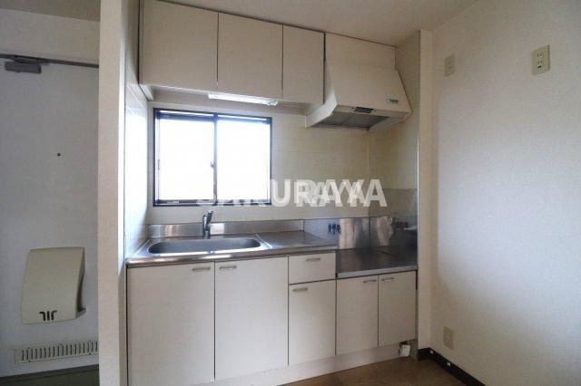 パールハイツ　A棟のキッチン|2022年撮影。現況と異なる場合がございます。