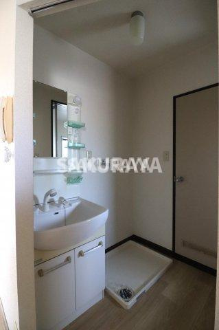 パールハイツ　A棟の洗面所|2022年撮影。現況と異なる場合がございます。