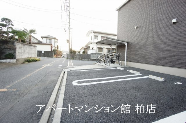 フォーリストの駐車場
