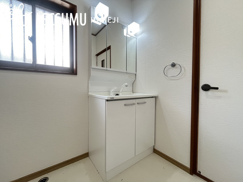 揖保郡太子町佐用岡／中古戸建の洗面所
