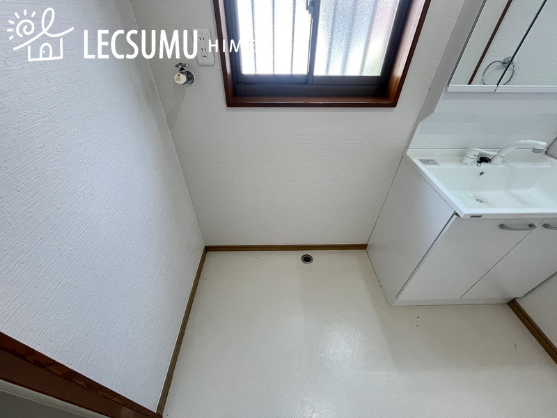 揖保郡太子町佐用岡／中古戸建の洗面所
