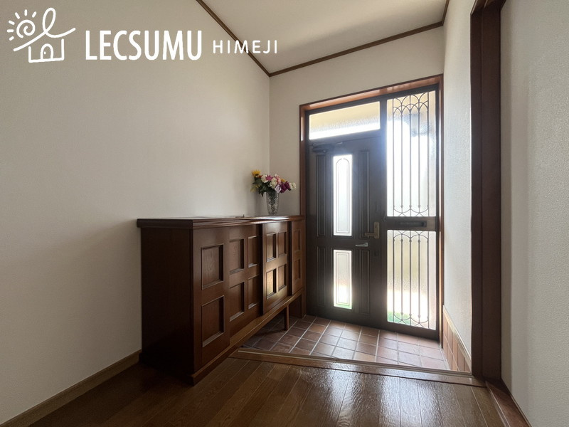 揖保郡太子町佐用岡／中古戸建の玄関