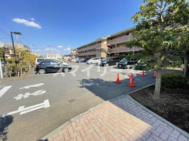 ビューパークヤマモの駐車場