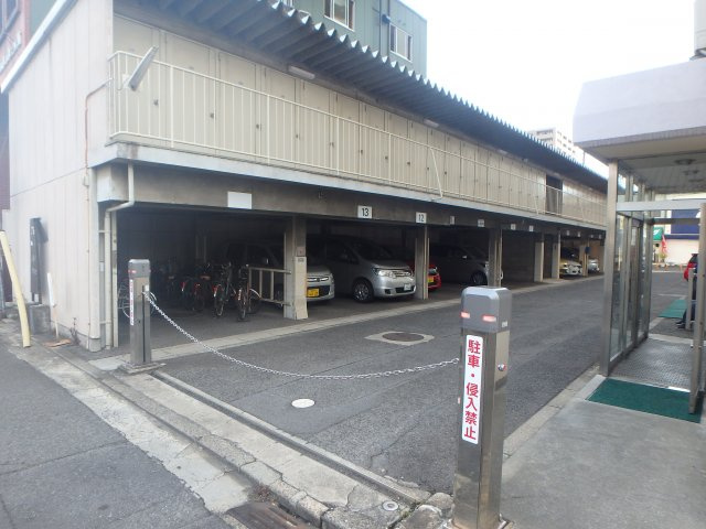 鶴形ビルの外観