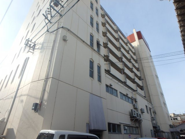 鶴形ビルの外観