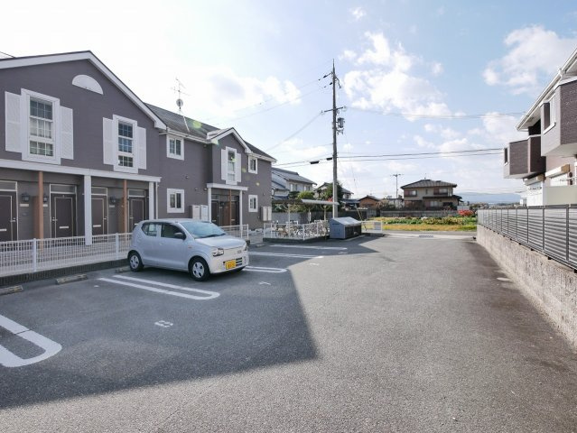ローブレ　オークラ　Ⅱの駐車場
