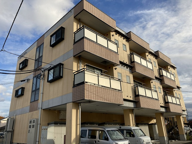 北條江俣ビルの外観