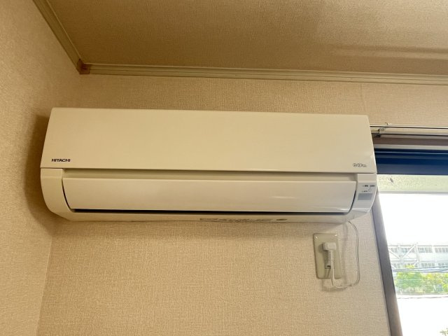 【設備】 | ハイカムール松井 | エアコンです