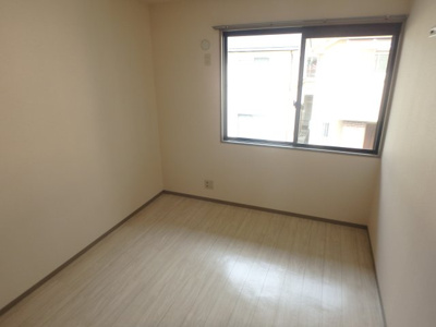 【寝室】 | ティエラ甲東園 | 開放的な寝室です