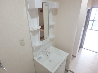 【洗面所】 | ティエラ甲東園 | 使いやすい洗面所です