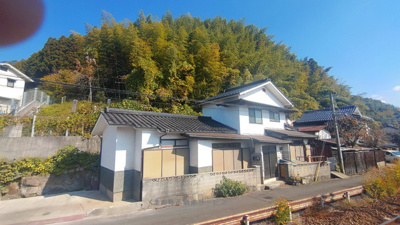 【外観】 | 日高町鳥越貸家 | 落ち着いた雰囲気の外観です