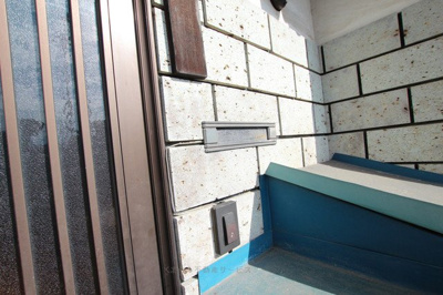 【エントランス】 | 日高町鳥越貸家 | ゆとりのあるエントランスです
日高町鳥越貸家　2020年12月11日撮影