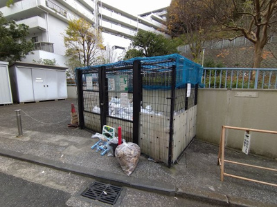 【その他共用部分】 | 【売主直売】六浦荘団地Ｂ棟 | ゴミ置場です。