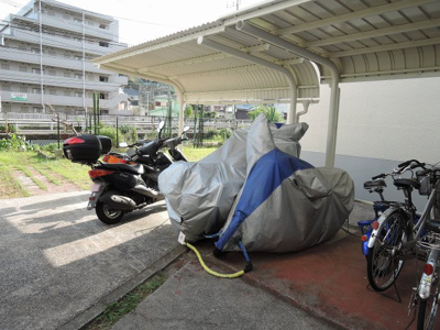 【その他共用部分】 | 【売主直売】六浦荘団地Ｂ棟 | バイク置場です。