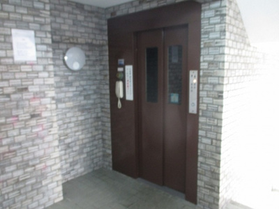 【その他共用部分】 | 上新庄ビューハイツ | エレベーターが有るので助かりますね