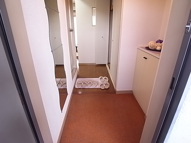 学が丘カレッジハイツの玄関