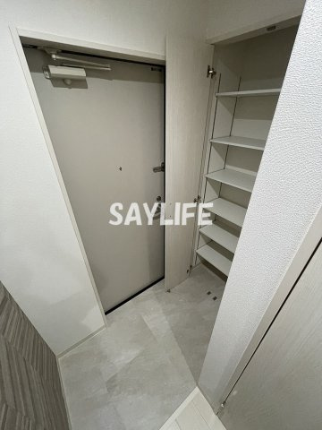 クリエオーレ吉田下島の玄関