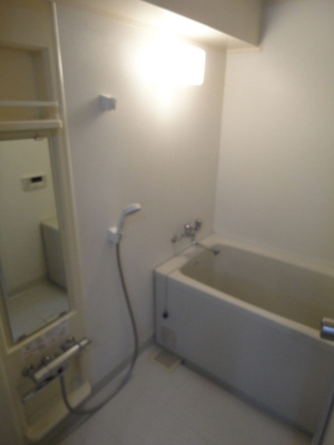 【浴室】 | アステリオン松濤 | ★　大きな鏡付きのお風呂　★