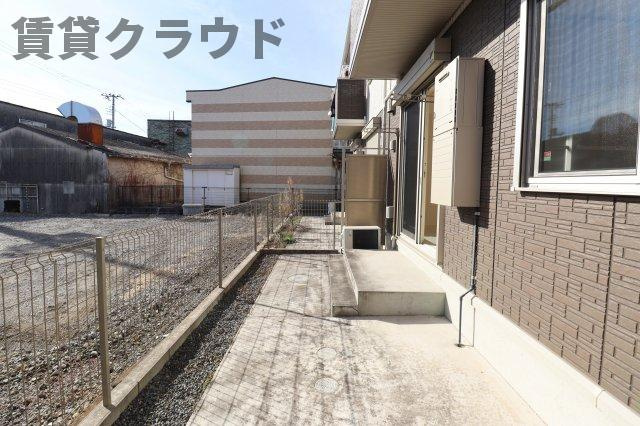 メゾンエミールⅠの庭|お庭で自由な時間を過ごせます