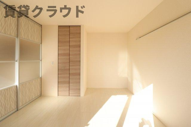 メゾンエミールⅠの寝室|ゆったりとしたリビングです