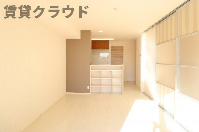 メゾンエミールⅠの居間・リビング|ゆったりとした居間です