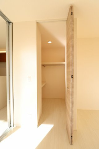 メゾンエミールⅠの収納|小物を収納するのに便利です