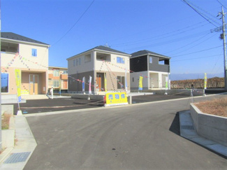 【前面道路含む現地写真】 | 前面道路含む現地写真です