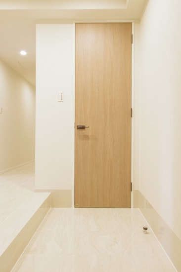 港区赤坂８丁目の賃貸マンションの玄関