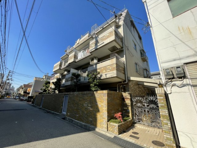 モンラヴィ高羽の外観