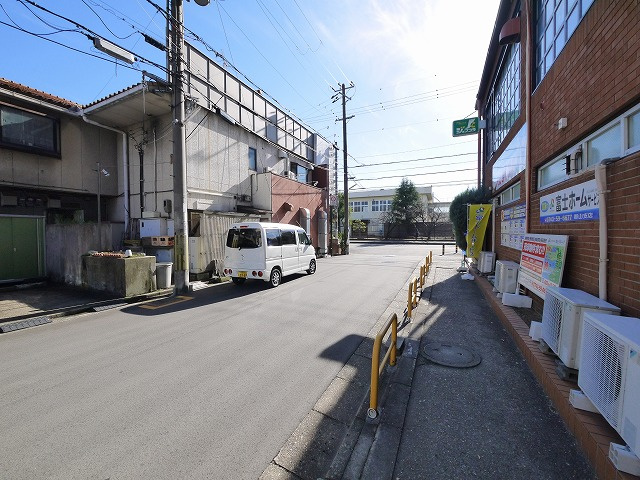 富士ハイツ筒井の駐車場