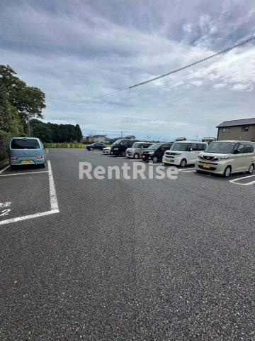 ヴァンコーポ大赤見の駐車場