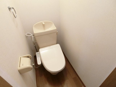 【トイレ】 | サンヒルズ八乙女 | 温水洗浄便座付きのトイレ。