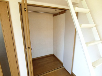 【収納】 | サンヒルズ八乙女 | 奥行きのあるクローゼットでお荷物もすっきり収納。