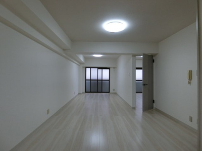 【洋室】 | シェーンハイト