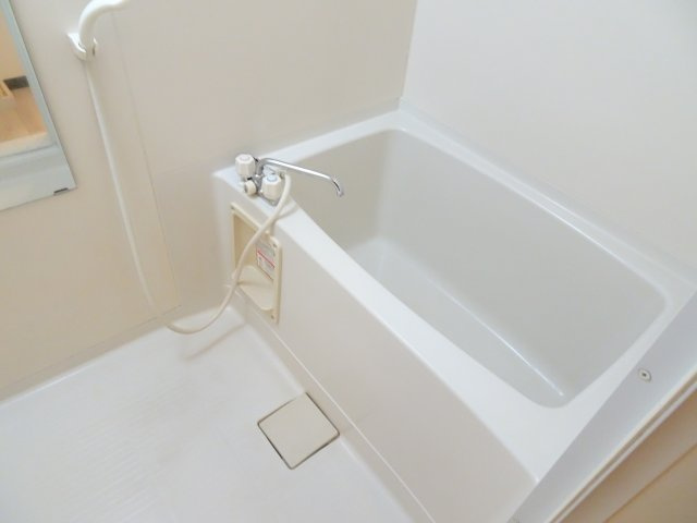 プチシャトー楽田の浴室