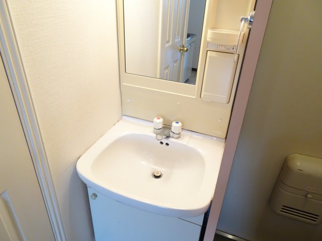 プチシャトー楽田の独立洗面台