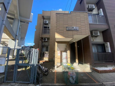 【エントランス】 | シャトー塩池 | 落ち着いたエントランスです