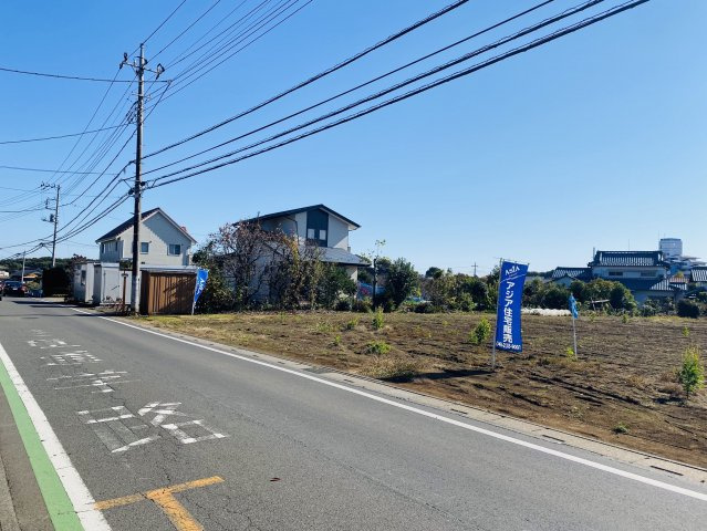 狭山市加佐志　売地の前面道路含む現地写真|北側：約6.0ｍ市道