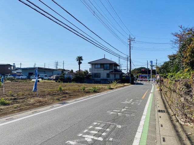 狭山市加佐志　売地の前面道路含む現地写真|北側：約6.0ｍ市道
