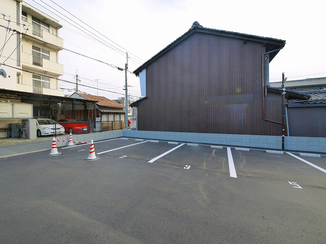ビッグフォレスト駐車場の外観