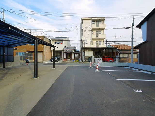 ビッグフォレスト駐車場の外観