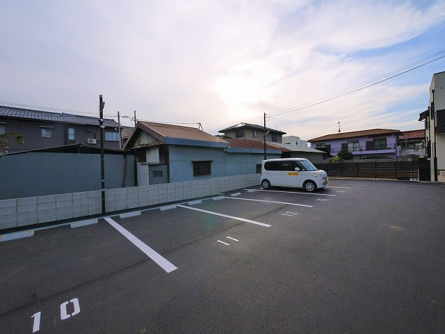 ビッグフォレスト駐車場の外観