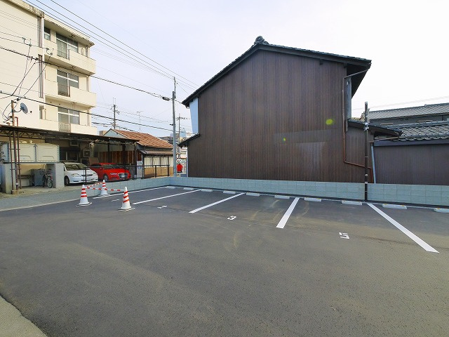ビッグフォレスト駐車場の外観