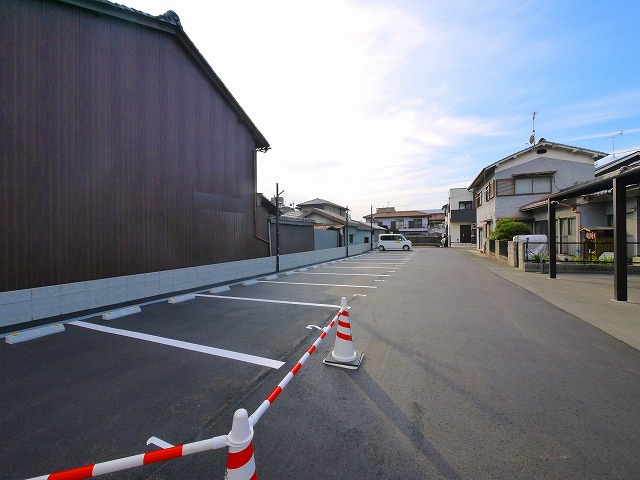 ビッグフォレスト駐車場の外観